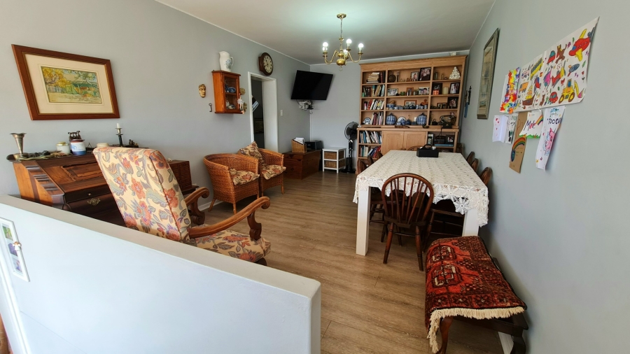 4 Bedroom Property for Sale in Lookout Beach Western Cape